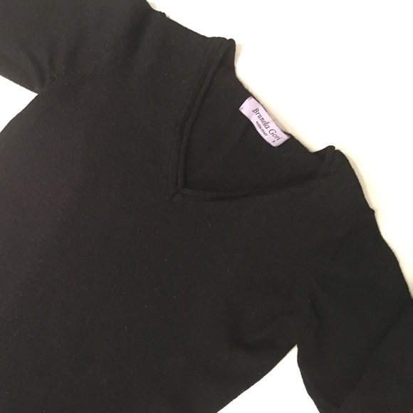 Basic V-Neck Sweater - Picture 4 of 4